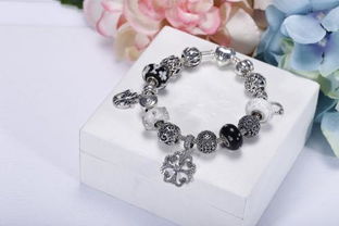 银饰品 不仅美丽，更益健康——浅谈银手链的作用与销售价值